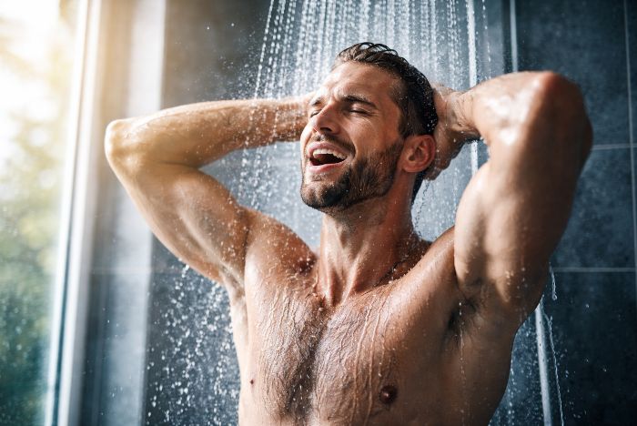 Wat zijn de voordelen van koud douchen voor lichaam en geest